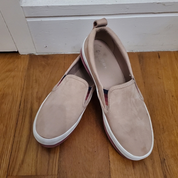 Blush Pink Leather Slip On Sneakers 8.5 - Picture 2 of 6
